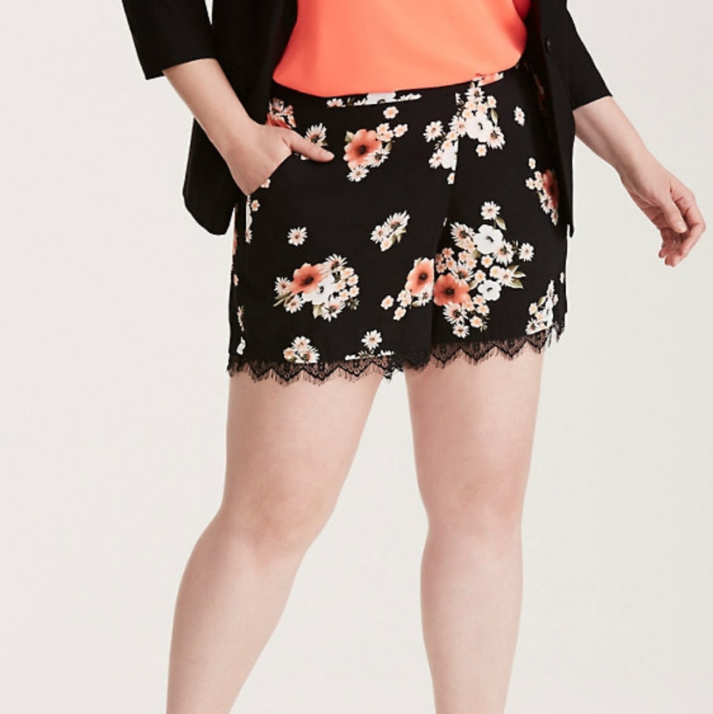 Cruise WEAR-BEACH-VACATION PLUS SIZE-Torrid Floral Challis shorts size 3x